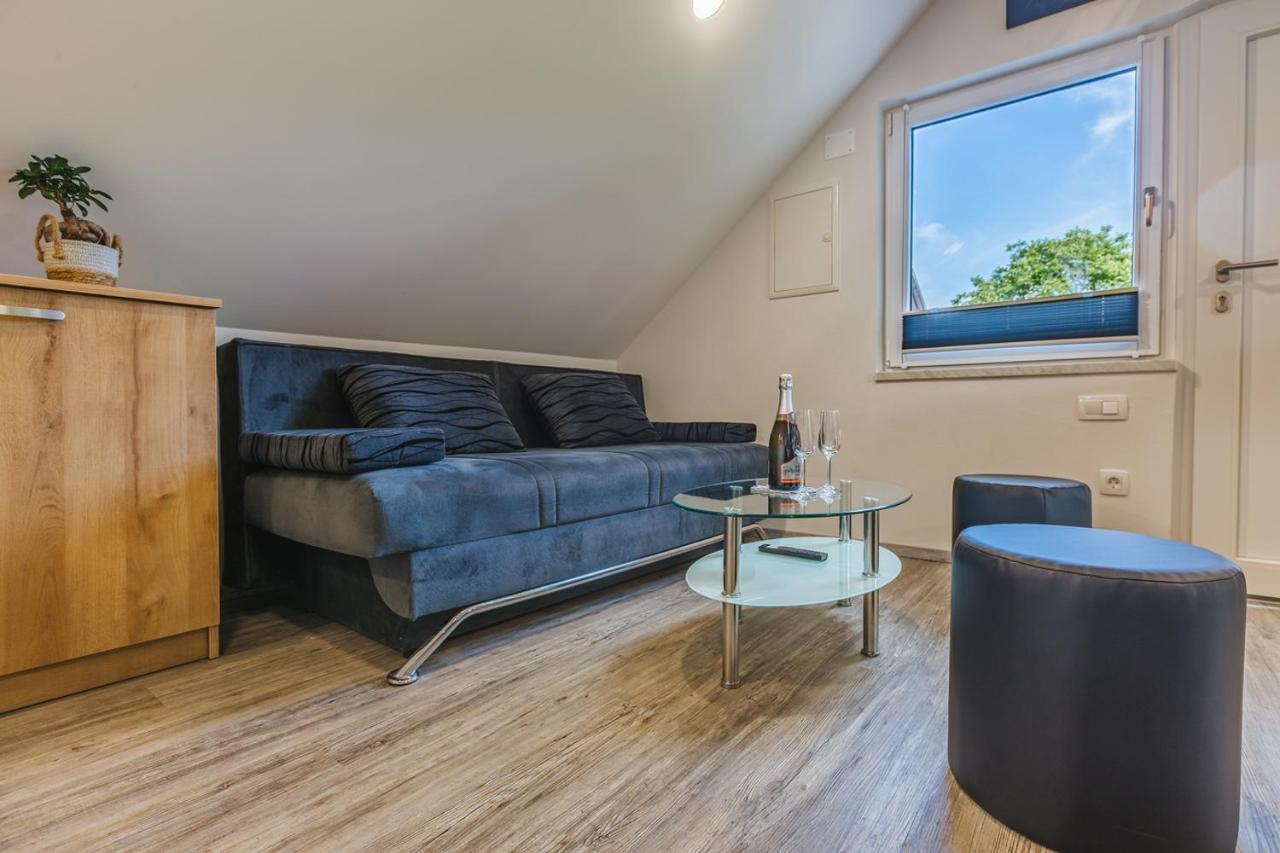 Ferienwohnung Blue Door - Studio Lesce  Exterior foto
